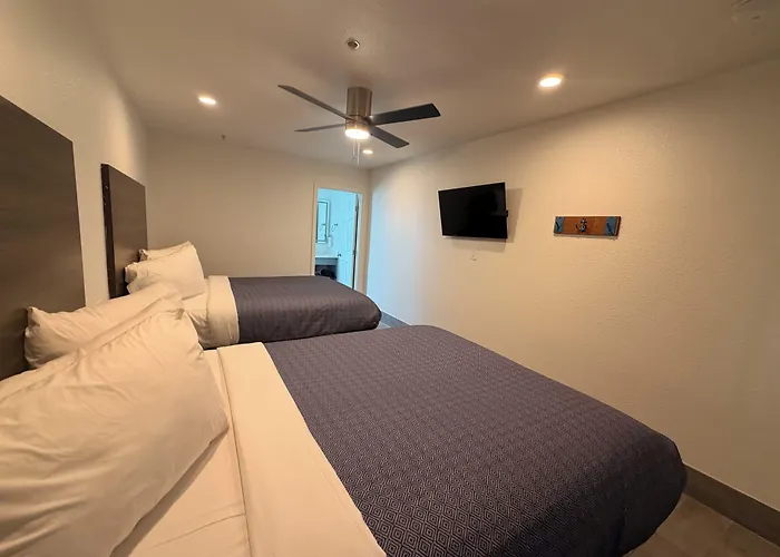 Holland Inn And Suites